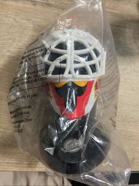 McDonalds 1996-97 KIRK MCLEAN Vancouver Canucks Goalie Mask Helmet NEW IN BAG